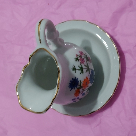 Mini 2 piece set Pitcher& Bowl White& Gold with floral flowers on one side. 3inH - Picture 1 of 8